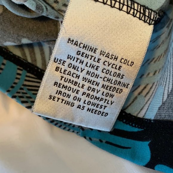 Shell and Brush Stroke Design Short Sleeve Tunic/Shirt - Picture 8 of 12